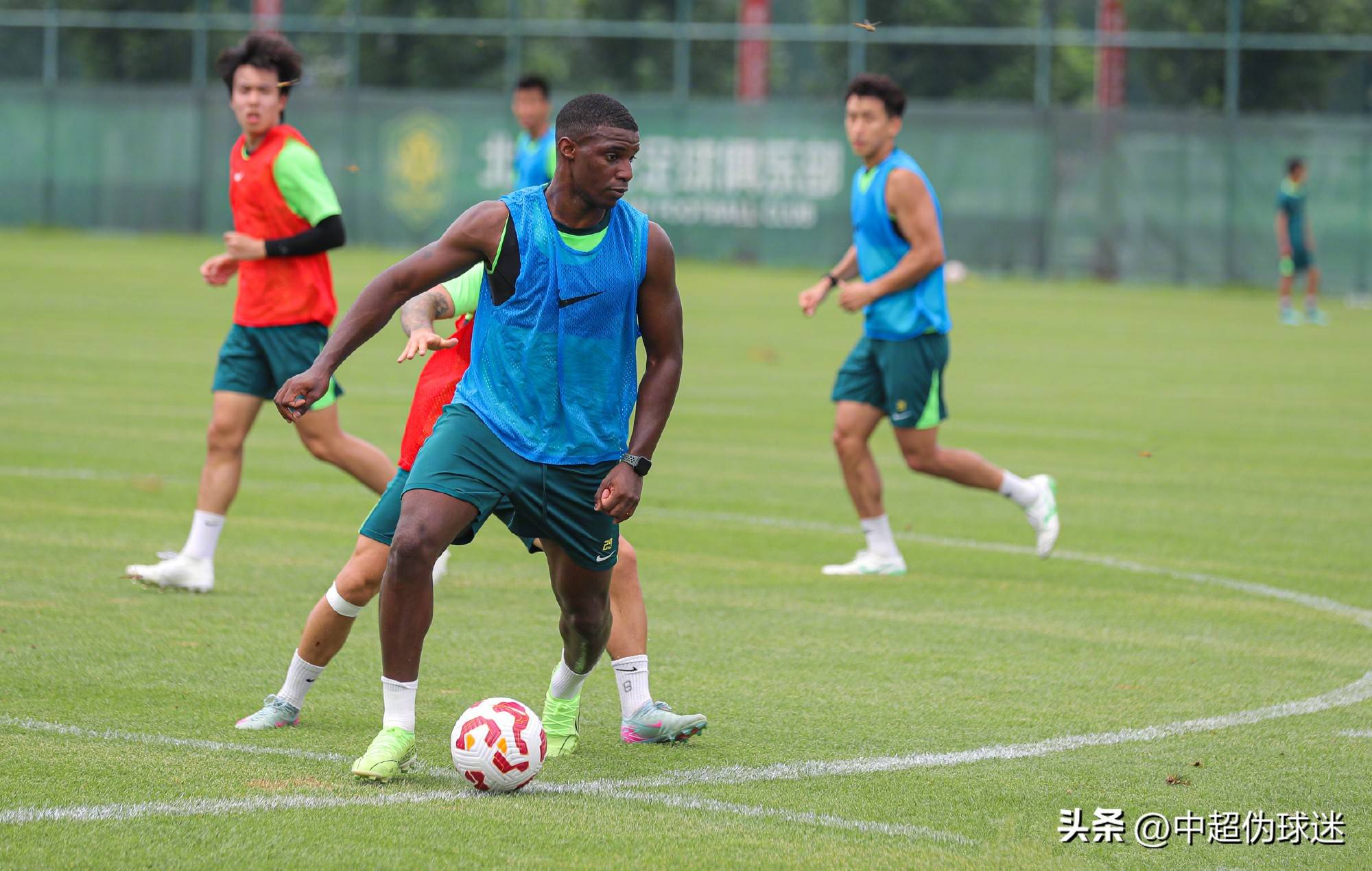 试图通过压 试图通过压