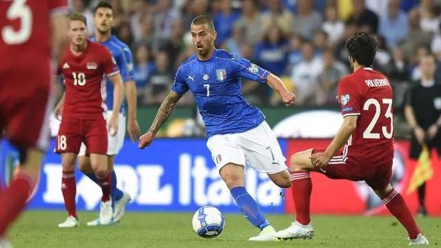 他在队内的 他在队内的